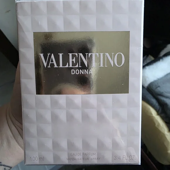 Valentino Blush Pink Fragrance Box - Picture 2 of 3